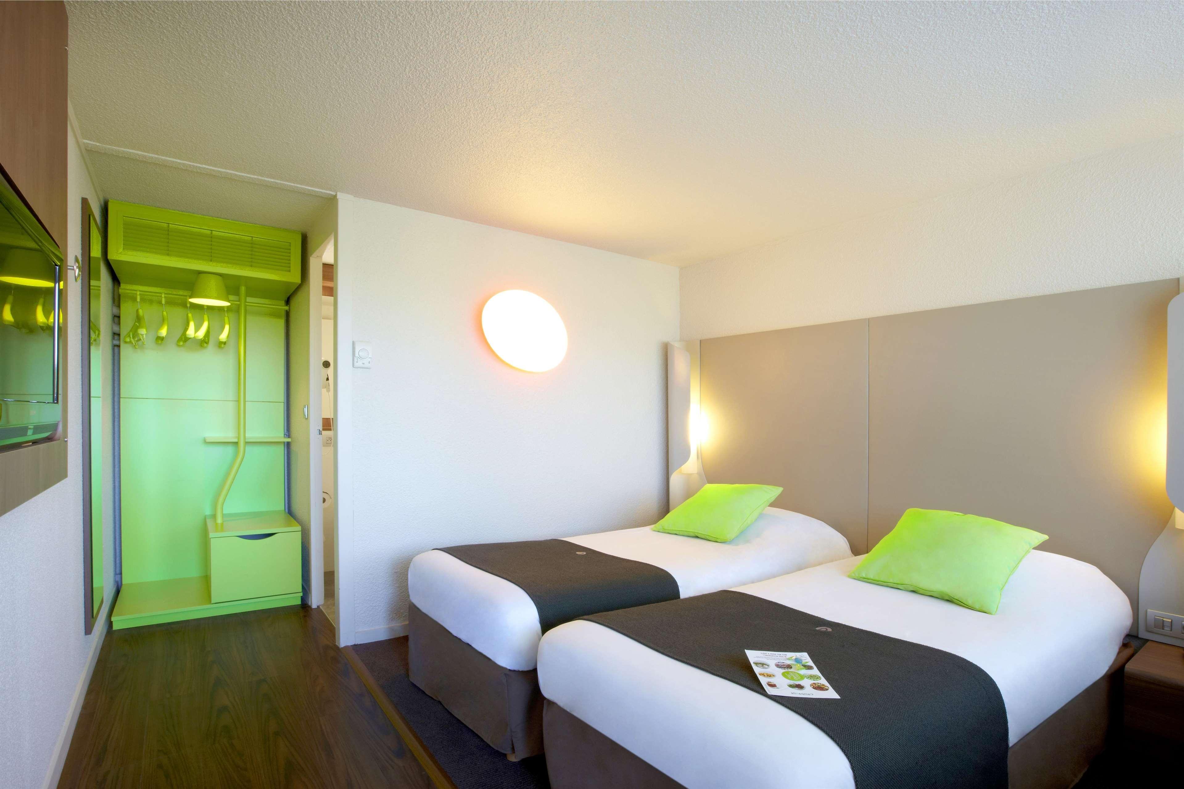 Hotel Campanile Grenoble Nord - Saint-Egreve Exterior foto